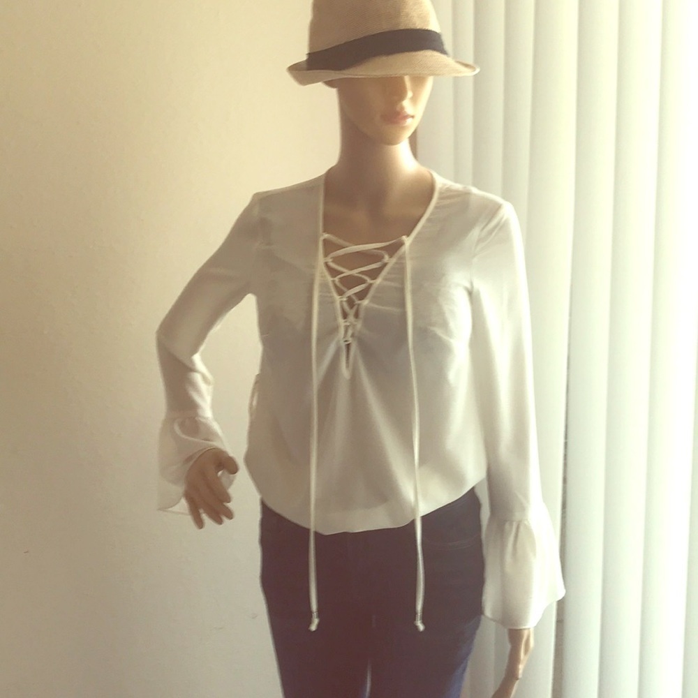 🔥What's Hot!!🔥Bebe Lace Up Boho Chic Peasant Blouse 😻